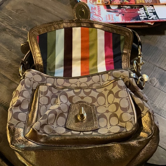 Vintage COACH gold signature purse - Picture 2 of 6